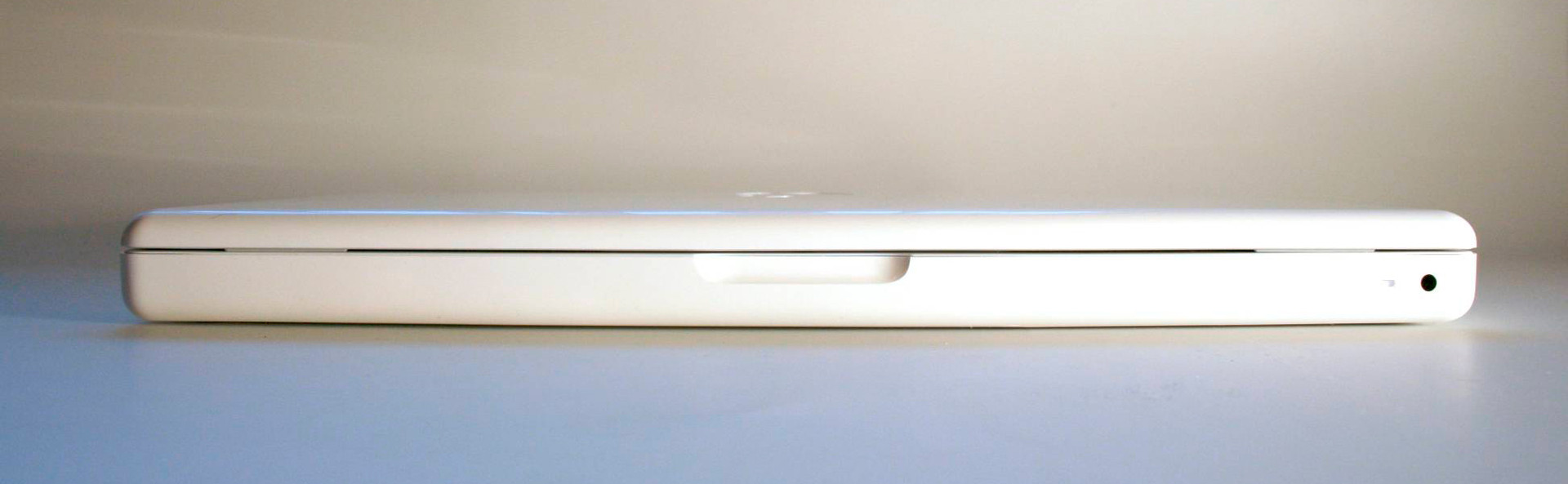apple macbook white mid 2009