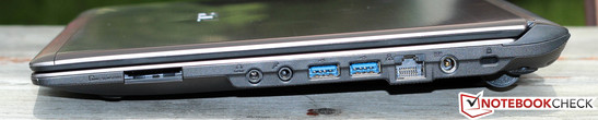 right side: card reader, headphones, microphone, 2x USB 3.0, LAN, power connector, Kensington lock