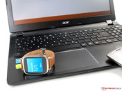 Remote Link is used to control presentations. The watch displays the number of the slides.