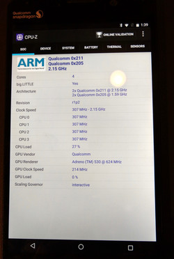 CPU-Z shows the four cores in a big.LITTLE combination and the clock speeds (idle and load) of the GPU and CPU.