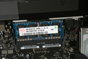 Memory modules can be replaced by the user, and are to be found under the base panel.
