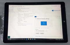 A Chuwi teaser reveals a 3:2 tablet with 3,000 x 2,000 resolution and Apollo Lake CPU. A Chuwi teaser reveals a 3:2 tablet with 3,000 x 2,000 resolution and Apollo Lake CPU.