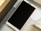 The Lenovo ZUK Edge has a high display-to-body-ratio of 86.4 percent.