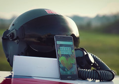 #ExtremeUnboxing: The OnePlus 3T is unboxed in a Fighte Jet.