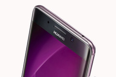 The Mate 9 Pro with curved display may cost up to $1,300 according to Evan Blass. The Mate 9 Pro with curved display may cost up to $1,300 according to Evan Blass.