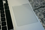 The new glass-trackpad has excellent gliding properties, but the drivers for Windows are only imperfect.