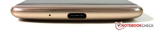 Bottom: microphone, USB-C 2.0