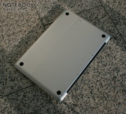 The aluminium case gets up to 45°C hot under Windows.