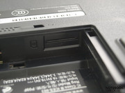 a broadband modem is supposed to be optionally available (Picture: SIM slot in the battery compartment).
