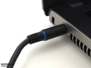 The power plug's blue LED lights up when the cable is put under power.