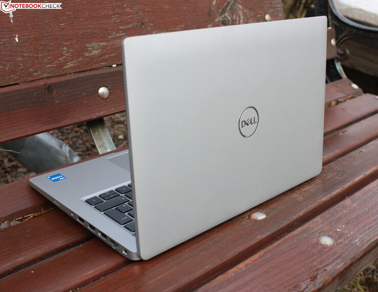 Solid, hefty 14-inch business system: Latitude 5420