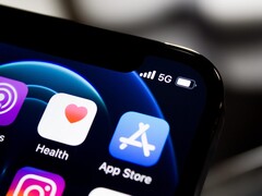 Tesla CEO and soon-to-be Twitter owner Elon Musk suggests that a lower 3% fee on Apple's App Store would be more appropriate (Image: James Yarema)