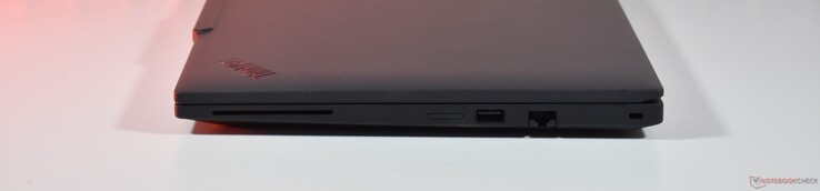 right: Smartcard reader, USB A 3.2 Gen 1, RJ45 Ethernet, Kensington Lock slot