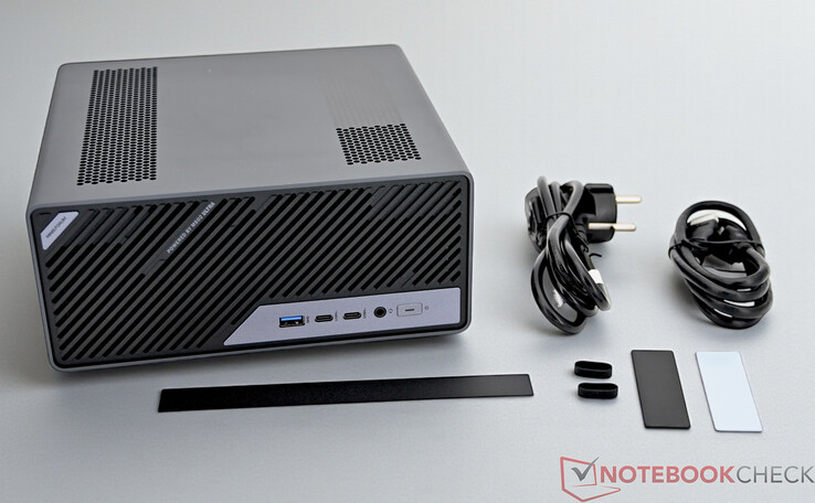 The scope of delivery of the Minisforum MS-02 Ultra