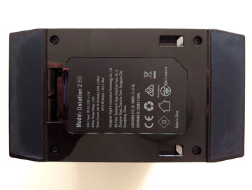 Bottom. (Image source: Notebookcheck)