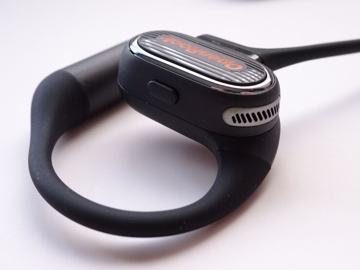 A single button on top of each earphone unit controls calls, music, AI assistants, and EQ settings. (Image source: Notebookcheck)