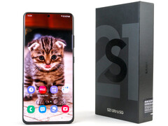 The refurbished Samsung Galaxy S21 Ultra 5G is a great option for frugal smartphone users (Image: Daniel Schmidt)