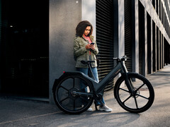 The Thomus TWINNER T1 Pro e-bike has an optional rearview camera. (Image source: Thomus)