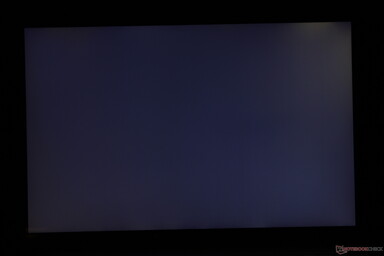 Moderate uneven backlight bleeding along the top right corner