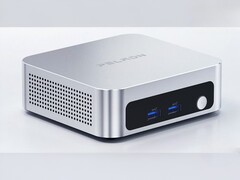 The image shows a photo of the Peladn WO5 304 mini PC in a silver colorway 