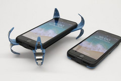 A German engineering student has designed a case that deploys protective springs when dropped. (Source: Pre-view-online)