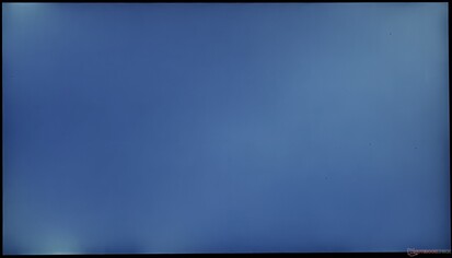 Backlight bleed seen under high exposure