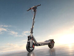 Segway Max G3 Plus electric scooter arrives with 2,200W boost mode, enabling a 0-15 mph time of 2.4 seconds.
