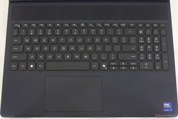 Keyboard includes a numpad unlike on the Alienware Area-51