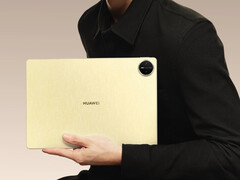 The MatePad Pro 13.2 (2025) is already a comparatively large tablet all things considered. (Image source: Huawei)