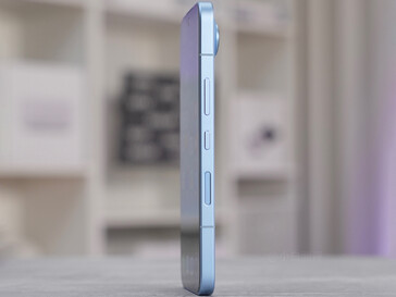 Side of the Honor 500 (Image source: Beginner's Review on Weibo)