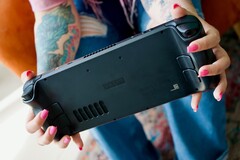 Valve is rumored to work on a new controller that takes design cues from the Steam Deck (Image source: Georgiy Lyamin)