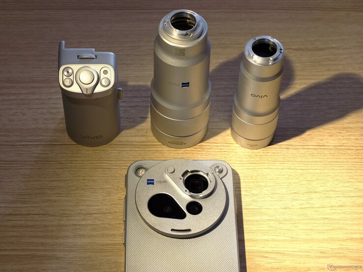 Almost a perfect camera replacement, but everyday usability leaves something to be desired.