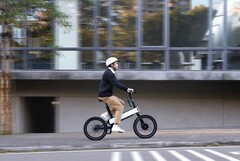 The ebii Smartbike is relatively compact and has a 25 km/h top speed. (Image source: Acer)