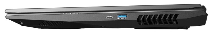Right: USB Type-C 3.1 Gen2 (Thunderbolt 3), USB Type-A 3.0