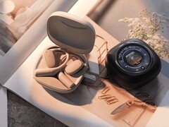 The Wave X5L are new wireless earbuds with a display and lots of features (Image source: Wave)