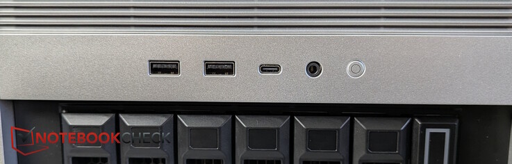 Front: 2x USB-A 3.0, USB-C 3.0, Headset jack