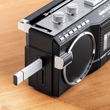 The Sanwa multifunction boombox can rip cassettes to MP3 files or play MP3 files using flash memory plugged into the USB-A port or SD card slot. (Image source: Sanwa Supply)