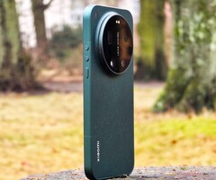 The Xiaomi 17 Ultra puts a 200MP telephoto camera with continuous zoom into a round camera bump