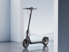 The Xiaomi Electric Scooter 4 and Electric Scooter 4 Lite are now available in Italy. (Image source: Xiaomi)