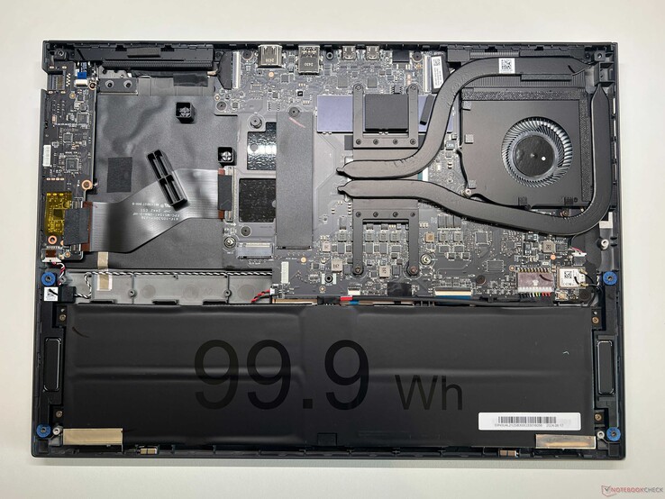 2025 Prestige 16 B2HM for comparison