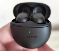 1MORE ComfoBuds Mini TWS in black (Source: Own)