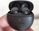 1MORE ComfoBuds Mini TWS in black (Source: Own)