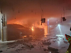 A fire incident in South Korea involving an electric Mercedes Benz (Image source: Gyeonggi Fire and Disaster Headquarters)