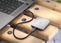 The external EX400U SSD is extremely quick thanks to USB 4 (Image source: Corsair)