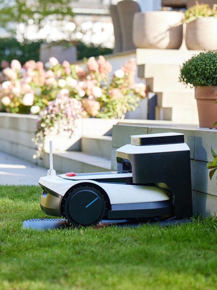 The ECOVACS GOAT G1 robot lawn mower. (Image source: ECOVACS)