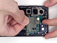 The Galaxy S26 is quite repairable.