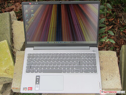The Lenovo IdeaPad 3 15ABA7 (82RN007LGE), provided by: