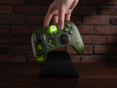 The The 8BitDo Ultimate 3-mode Controller for Xbox can be purchased in Jade. (Image source: 8BitDo)