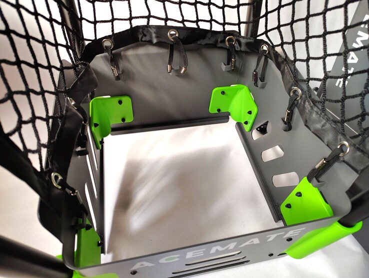 Net attached to base.