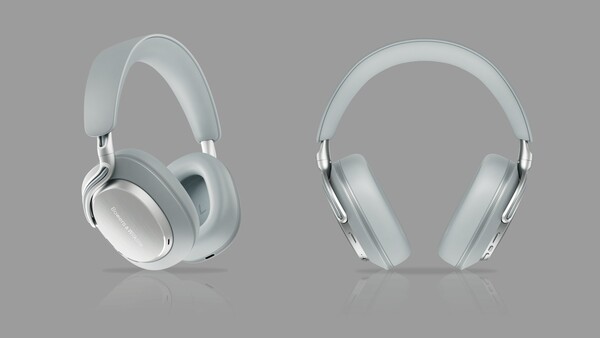 The Bowers & Wilkins Px8 S2 in Pearl Blue.